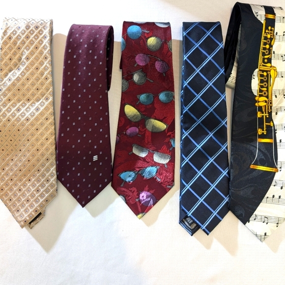 Bundle of 5 Ties Different Brands - Picture 1 of 7